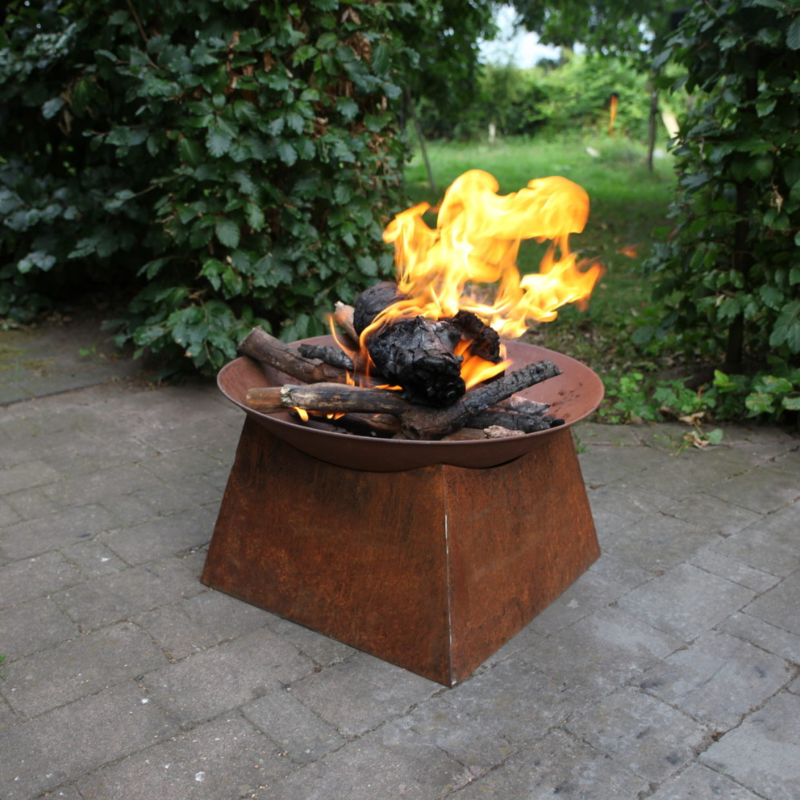 Brasero Acier Rouille sur socle