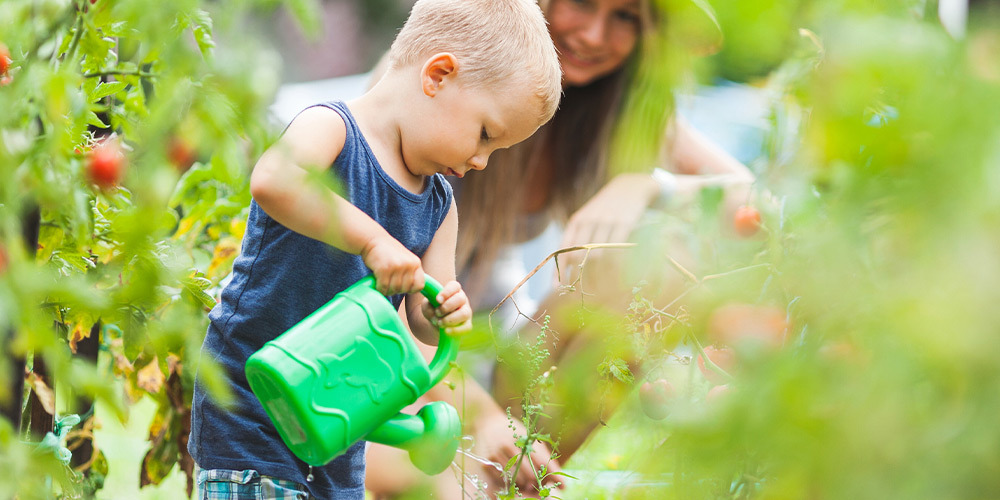 Idées cadeaux d’extérieur enfants : des cadeaux pour apprentis jardiniers